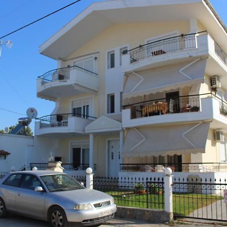 Paralia Ofriniou Gr Sunrise Apartments 3 Bagian luar foto