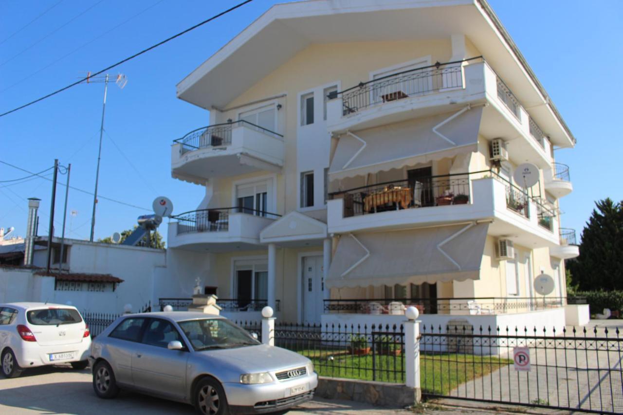 Paralia Ofriniou Gr Sunrise Apartments 3 Bagian luar foto