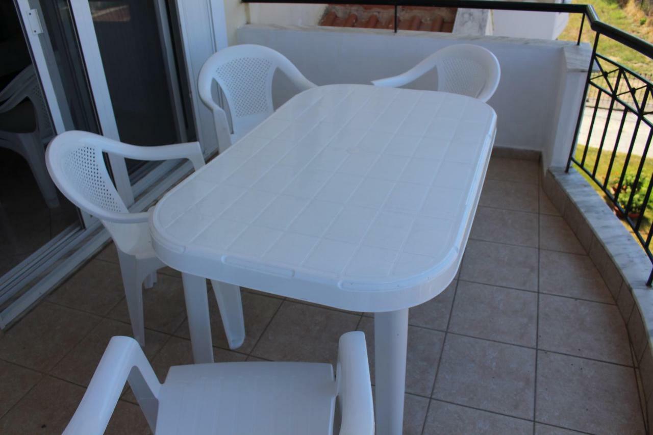 Paralia Ofriniou Gr Sunrise Apartments 3 Bagian luar foto